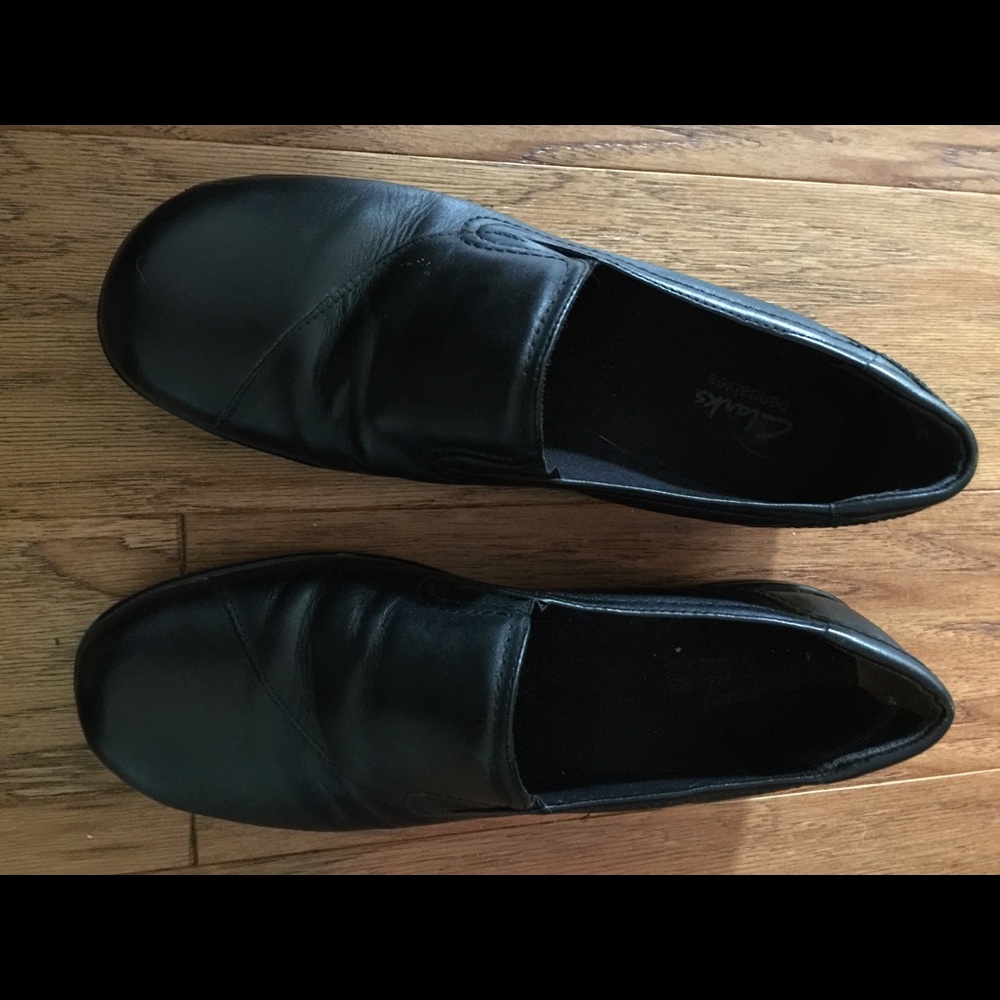 Clarks Black Comfortable Flats 9.5